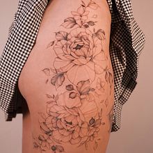 Large scale floral leg piece. Tattoo Design project by Gee Hawkes - 08.23.2022