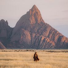 Otherworldly Landscapes & Colour Curation. Un proyecto de Fotografía, Post-producción fotográfica		, Creatividad, Stor, telling, Fotografía en exteriores, Teoría del color, Fotografía Lifest, le, Narrativa, Diseño para Redes Sociales, Composición fotográfica y Corrección de color de Emilie Ristevski - 25.08.2022