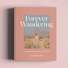 Forever Wandering Photographic Book. Projekt z dziedziny Fotografia,  Manager art, st, czn,  Sztuki piękne, Postprodukcja fotograficzna, Zarządzanie portfolio, Concept art, Fotografia c, frowa, Fotografia art, st, czna,  Fotografia plenerowa, Narracja,  Fotografia lifest, le, Teoria barw, Tworzenie treści i Książka obrazkowa użytkownika Emilie Ristevski - 25.08.2022