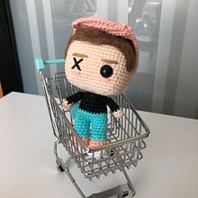 Personaje tejido a Crochet. Arts, Crafts, To, Design, Fiber Arts, Crochet, Amigurumi, and Textile Design project by Víctor Arvizu - 08.26.2022
