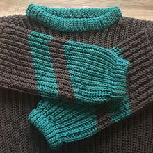 My project for course: Creating Garments Using Crochet. Fashion Design, Fiber Arts, DIY, Crochet, and Textile Design project by Laura Clark - 08.28.2022