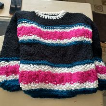 Mi proyecto del curso: Introducción al tejido de punto de prendas oversize. Een project van Ontwerp van accessoires,  Modeontwerp, Textiel y Breien van Viviana Andrea Escudé - 24.08.2022