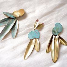 Joyeria pintada a mano . Jewelr, and Design project by Maria Rosua - 08.29.2022