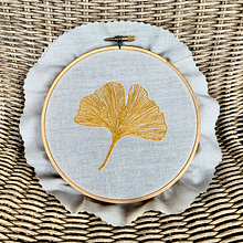 Mi muestrario del curso: Bordado con aguja: crea una composición vegetal. Un proyecto de Ilustración tradicional, Bordado, Teoría del color y Diseño textil de elle_et_le_fil - 30.08.2022