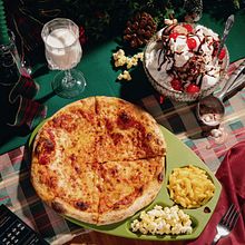 Christmas TV Dinners. Een project van Fotografie van Gerard + Belevender - 31.08.2022