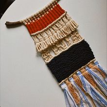 Meu projeto do curso: Introdução ao macramê: criação de um tapete decorativo. Un projet de Création d'accessoires, Artisanat, Design d'intérieur, Décoration, Art textile, Macramé , et Design textile de Mariana Freitas Duarte - 01.09.2022