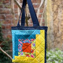 Mi proyecto del curso: Introducción al patchwork contemporáneo. Projekt z dziedziny Projektowanie mody,  Szycie, DIY i Wzornictwo tekstyliów użytkownika Cata Knits - 01.09.2022