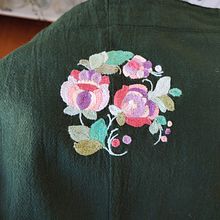 Jardinera bordada con paso atrás. Un proyecto de Bordado y Diseño textil de Cristina Balseca - 02.09.2022