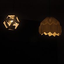 Mi proyecto del curso: Diseño de tu propia lámpara de papel. Projekt z dziedziny Craft, Projektowanie i w, rób mebli, Projektowanie oświetlenia, Papercraft,  Dekoracja wnętrz i DIY użytkownika agus_moreira - 15.07.2022