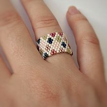 My project for course: Beaded Jewelry Design: Weave Elegant Patterns. Accessor, Design, Arts, Crafts, Jewelr, Design, and Fiber Arts project by myriam_dc - 09.06.2022