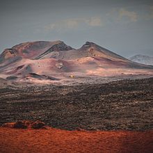 Follow the Yellow Bus - Lanzarote July 2013. Un progetto di Fotografia digitale, Fotografia all'aperto e Fotografia documentaria di Luca Scalmani - 18.07.2013