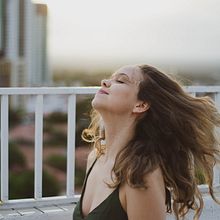 Meu projeto do curso: Fotografia de retrato em exteriores para Instagram. Un projet de Photographie, Réseaux sociaux, Photographie smartphone, Photographie numérique, Photographie extérieure, Photographie pour Instagram, Marketing pour Instagram, Photographie lifest , et le de ellenqueirozc - 07.09.2022