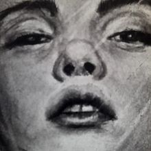 My project for course: Artistic Charcoal Portraiture: Creating Atmosphere. Un progetto di Illustrazione tradizionale, Belle arti, Disegno, Disegno di ritratti, Disegno realistico e Disegno artistico di Tanya Cables - 07.09.2022