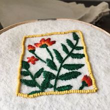 Final project: Embroidery Techniques for Floral Patterns on Felt . Accessor, Design, Arts, Crafts, Pattern Design, Botanical Illustration, and Textile Design project by Svenja Sabel - 09.07.2022