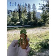 Bohinja goddess. Traditional illustration, Design, Sewing, Arts, Crafts, and Photograph project by Katerina Stryckova - 07.25.2022