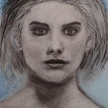 Mijn project van de cursus: Artistiek portretteren met houtskool: sferen creëren. Un progetto di Illustrazione tradizionale, Belle arti, Disegno, Disegno di ritratti, Disegno realistico e Disegno artistico di Vincent van Opstal - 11.09.2022