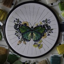 My project for course: Realistic Embroidery Techniques. Un proyecto de Ilustración tradicional, Bordado y Diseño textil de Ina Long - 12.09.2022