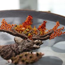 Ricamo tridimensionale che ho dedicato al problema degli incendi nelle foreste. Bordado, Artesanato, e Design de moda projeto de Jelena Saveljeva - 12.09.2022