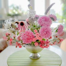 Mój projekt z kursu: Projekt aranżacji kwiatowych z sezonowymi kwiatami . Design interior, Arhitectură peisagistică, Decorațiuni, DIY și Design floral și de plante de Agnieszka Górka - 09.13.2022