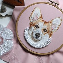 Royal Corgi. Embroider, Fine Arts, Arts, and Crafts project by Santo Cielo - 09.14.2022