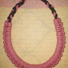 Mi proyecto del curso: Iniciación a la bisutería con cordón: fabrica tus propios collares. Een project van Craft, Sieradenontwerp, Macramé y Textielontwerp van ojosdeperroazul1973 - 14.09.2022