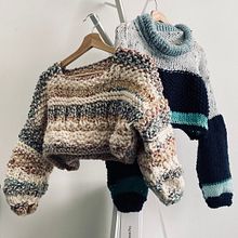 Tejido de punto saquito oversize hombliguero. Un proyecto de Diseño de complementos, Diseño de moda, Tejido y Tejido de punto de Diana Jaramillo A - 11.09.2022