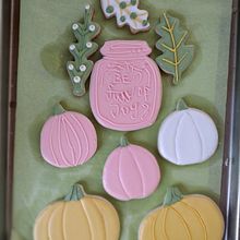 Mi proyecto del curso: Decoración de galletas con royal icing para principiantes. Design, and DIY project by Lore Ibarra - 09.17.2022