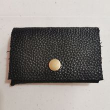 Mi proyecto del curso: Diseño de cartera en cuero sin costuras. Un proyecto de Diseño, Diseño de complementos, Artesanía y Costura de Iván Santamaría Hernández - 20.09.2022