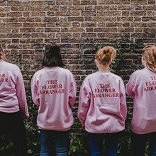 The Flower Arranger. Een project van Business, Bloem- en plantenschikken,  Br, ing en identiteit, Social media y  Ontwerp van Sapphire Bates - 20.09.2022