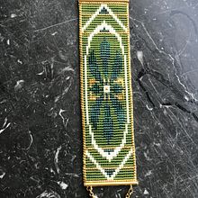 My project for course: Beaded Jewelry Design: Weave Elegant Patterns. Un progetto di Design di accessori, Artigianato, Design di gioielli e Fiber Art di Helle Brinck Kornbek - 10.09.2022