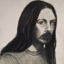 My project for course: Realistic Portrait with Graphite Pencil. Een project van Traditionele illustratie,  Beeldende kunst,  Schetsen,  Tekening,  Portrettekening, Realistische tekening,  Artistieke tekening, Anatomisch tekenen y Tekening met potlood van Anna-Maria Säntti - 23.09.2022
