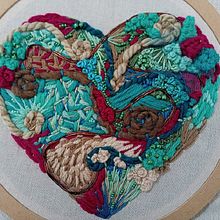 Serie Hojas y Corazones. Embroider project by María José Gurgo - 09.25.2022