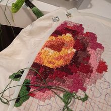 Mi proyecto del curso: Introducción al punto de cruz contemporáneo . Projekt z dziedziny  Haft, DIY, Upc, cling, Wzornictwo tekst i liów użytkownika M. Ines Sant Comaleras - 26.09.2022