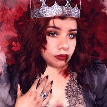Mi proyecto del curso: Autorretrato fotográfico conceptual. Photograph, Post-production, Photo Retouching, Portrait Photograph, Studio Photograph, Fine-Art Photograph, Photomontage, and Self-Portrait Photograph project by Ana Veronica Moreno Tenorio - 09.27.2022