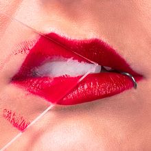 Red Lips on Glass. Fine Arts, Photograph, Photograph, Post-production, Portrait Photograph, Photo Retouching, Studio Photograph, Fine-Art Photograph, Fashion Photograph, Photographic Composition, and Concept Art project by Giovanni Romanelli - 04.01.2021