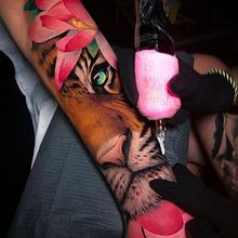 Tigre. Design, Traditional illustration, Ink Illustration, Botanical Illustration, Fine Arts, and Street Art project by Cristina Castillo Navarro - 09.29.2022