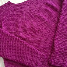 Mi proyecto del curso: Crochet: diseña prendas y patrones con tejido circular. Un proyecto de Diseño de complementos, Diseño de moda, Tejido, DIY y Crochet de Silvia F. Medina - 02.10.2022