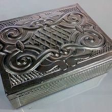 Cajas y joyeros. Un proyecto de Diseño, Artesanía y Decoración de interiores de Denise Hernández - 02.10.2022