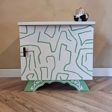 My project for course: Creative Furniture Upcycling for Beginners. Arts, Crafts, Furniture Design, Making, Interior Design, DIY, Woodworking, Upc, cling, Decorative Painting, Furniture Restoration, Upc, and cling project by Casey Visser - 10.03.2022
