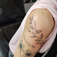 Mi proyecto del curso: Tatuaje fine line: la sutileza de la línea Ein Projekt aus dem Bereich Traditionelle Illustration, Zeichnung und Tattoodesign von Mario Andrés Aciar - 03.10.2022