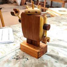 Este es el primero de muchos... Se llama Sueñadera (sueños de madera). Un proyecto de Diseño de personajes, Escultura, Diseño de juguetes, Art to y Carpintería de Gaston Chiodi - 07.10.2022