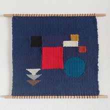 My project for course: Introduction to Frame Loom Tapestry. Accessor, Design, Decoration, Fiber Arts, Weaving, and Textile Design project by Ioana Jimborean - 10.10.2022