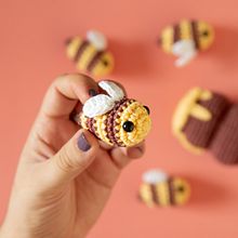 Móbile de abelhas. Projekt z dziedziny Sz, dełkowanie, Amigurumi i Craft użytkownika Bia Moraes - 11.10.2022