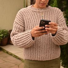Meu projeto do curso: Crochê: crie roupas com apenas uma agulha. Un progetto di Fashion design, Fiber Art, DIY, Uncinetto e Textile Design di Thaís Terra - 14.10.2022