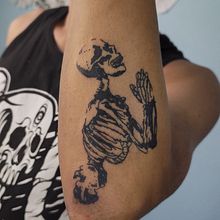 Meu projeto do curso: Tatuagem em meu amigo . Ilustração tradicional projeto de Mateus Prado - 22.08.2022