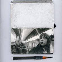 Chloé in the metro. Un progetto di Disegno a matita, Disegno di ritratti, Disegno realistico e Disegno artistico di Sim Sim - 19.10.2022