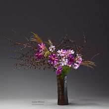 Naturalistic Arrangements Using Foraged Materials. Un progetto di Artigianato e Design floreale e vegetale di Louise Worner - 26.10.2022