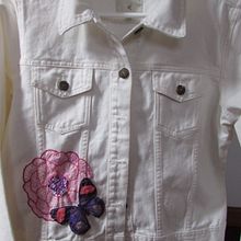 Mi proyecto del curso: Diseño de moda: pintura y bordado sobre prendas. Un projet de Peinture, St, lisme, Broderie, DIY, Upc, cling , et Design textile de Monica Alexandra Pinzon Sanchez - 24.10.2022