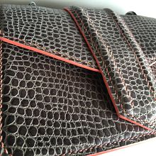 Mi proyecto del curso: Diseño profesional de bolsos de cuero. Design, Accessor, Design, Arts, Crafts, Fashion Design, and Sewing project by Andrea Valbuena - 02.17.2025