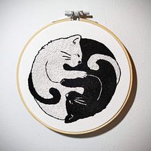 Yin Yang cats. Een project van Borduurwerk, Craft y  Creativiteit van agata.kosinskaa - 08.02.2021